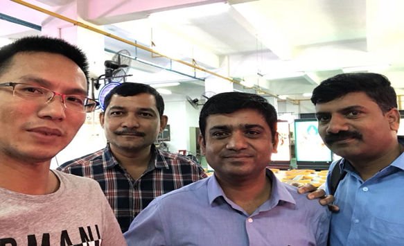Indian Customers Visit Us for Our Digital LED Poster
